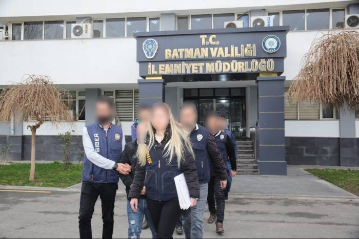 Batman’da Siber Dolandırıcılık Operasyonlarında 5 Tutuklama