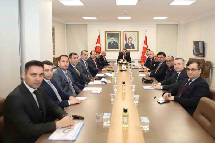 Öğrencilerin Huzur Ve Güvenliği İçin Toplandılar