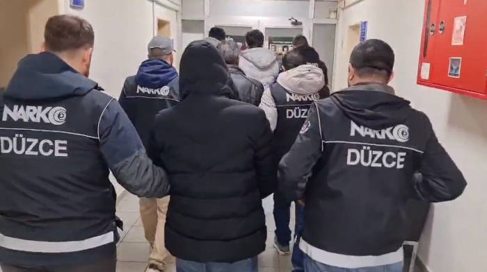 Uyuşturucu Satıcısı 3 Kişi Tutuklandı