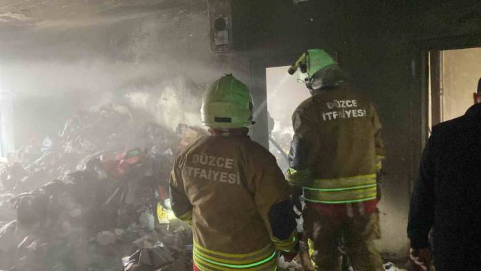 Yangında 600 Bin Liralık Spor Ayakkabılar Yandı