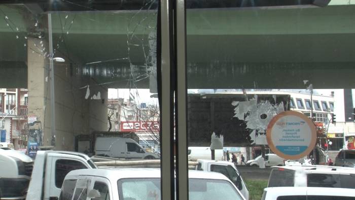 Kasap Dükkanını Kurşunladı, Koşarak Uzaklaştı