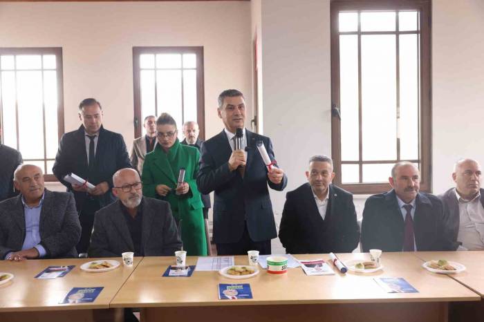 Gölbaşı Belediye Başkanı Şimşek Vatandaşlara Tapularını Dağıttı