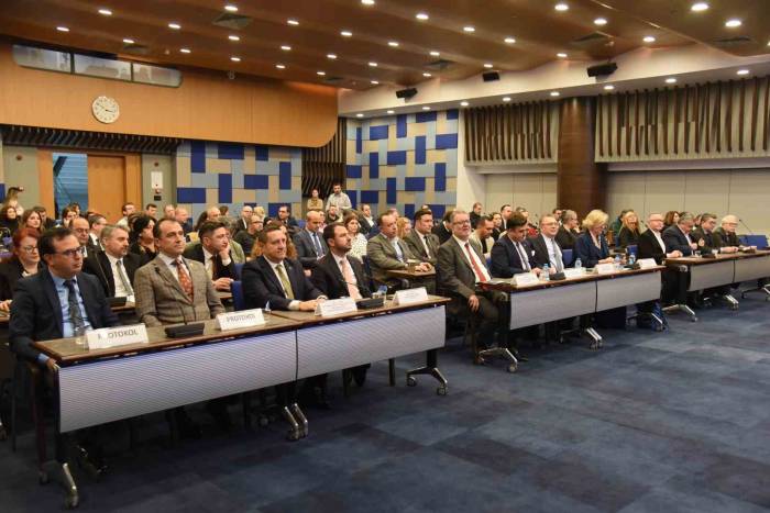 İzto’da “Sağlık Turizmi” Zirvesi