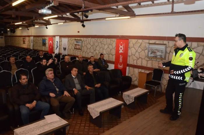 Kırklareli’de Minibüs Ve Otobüs Şoförlerine Eğitim