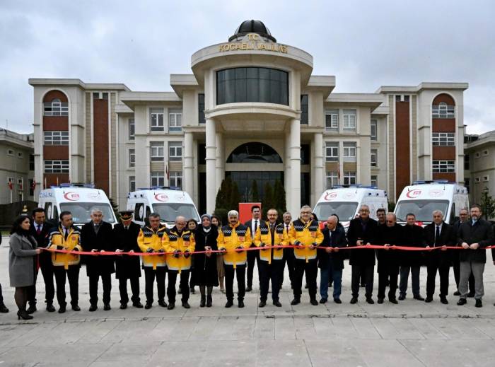 Kocaeli’de Hizmete Giren 4 Yeni Ambulansla Sayı 90’a Ulaştı