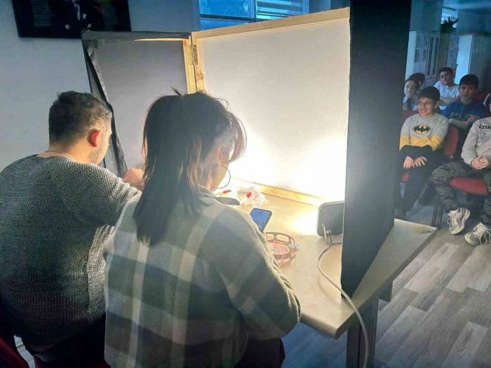 Geleneksel Gölge Oyunu Hacivat Ve Karagöz Çocuklarla Buluştu