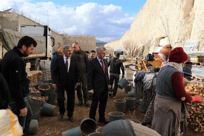 Niğde’nin Doğal Kaya Oyma Depoları Ekonomiye Katkı Sağlıyor