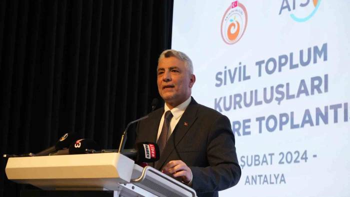 Ticaret Bakanı Bolat: "Mart, Nisan Aylarında Cari Açığımız 30 Milyar Dolara Gerileyecek"