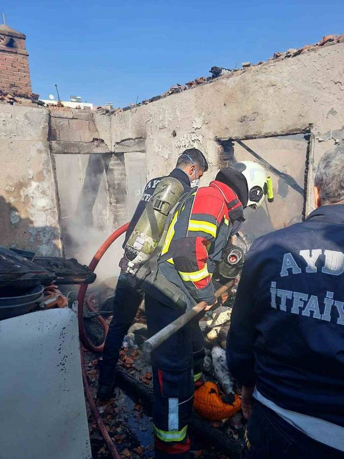 İşitme Engelli 5 Yaşındaki Çocuk Yangında Hayatını Kaybetti