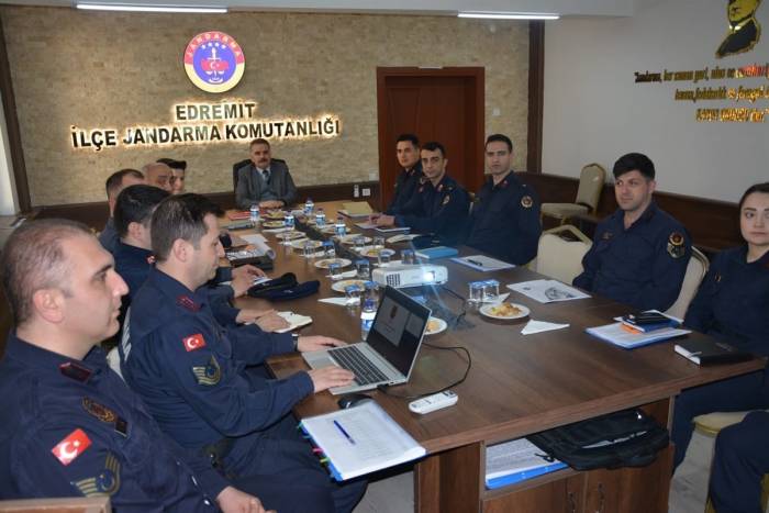 Kaymakam Odabaş, İlçe Jandarma Komutanlığını Ziyaret Edip Brifing Aldı