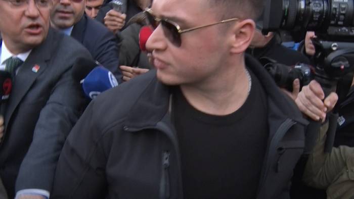 Özgür Özel’in Korumalarından Gazetecilere Kötü Muamele