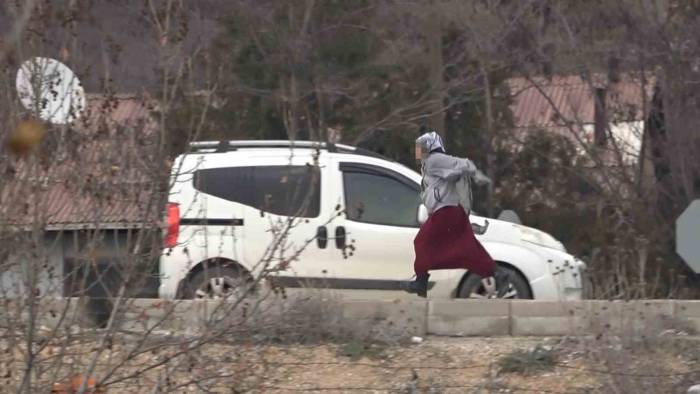 Elazığ’da Dilenci Operasyonu: Kimisi Maraton Koşucusunu Aratmadı, Kimileri De Kamerayı Görünce ’çekme’ Diye Bağırdı