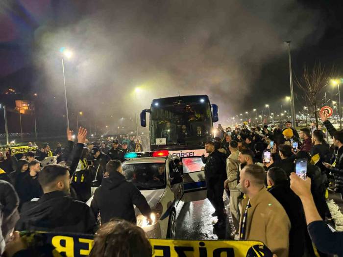 Fenerbahçe Kafilesi Maç İçin Rize’ye Geldi