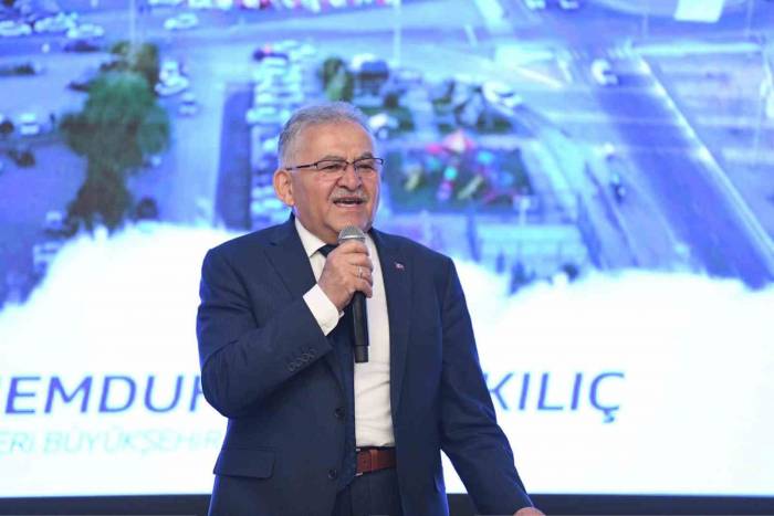 Büyükkılıç: "İnsana Hizmet Etmek İbadettir, Sizlere Aşk İle Çalışan Yorulmaz"