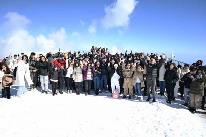 Öğrencilere, 2 Bin 365 Metrelik Zirvede Köfte Emekli Motivasyon