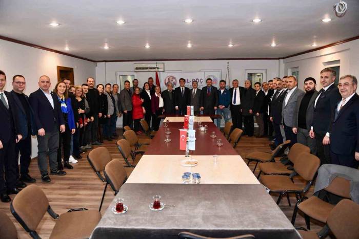 Bal-göç’ten Dündar’a Tam Destek