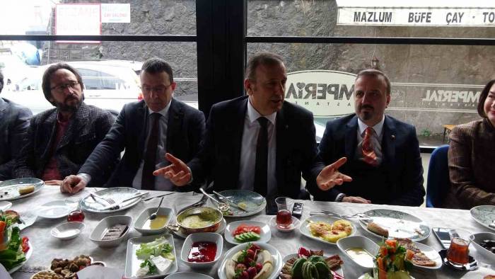 Sağlık Turizmiyle İlgili Yurtdışından Trabzon’a Gelecek Hastaların Ulaşım Sorunlarını Konuştular