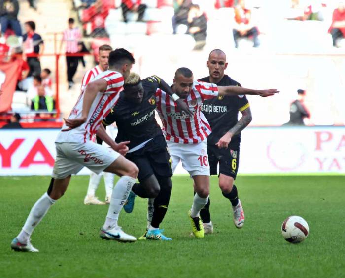 Trendyol Süper Lig: Antalyaspor: 2 - İstanbulspor: 2 (Maç Sonucu)