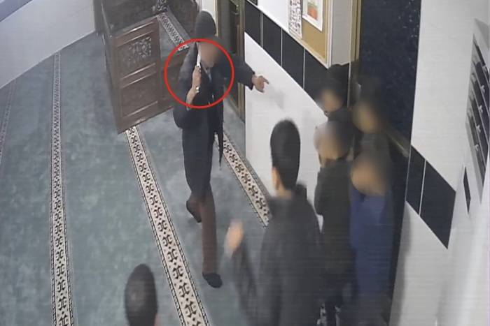 Camide Kur’an-ı Kerim Eğitimi Alan Çocuklara Bıçakla “Uslu Durun” Uyarısı