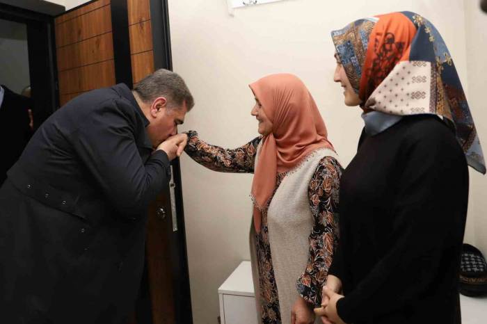 Vali Aslan Şehit Ailelerini Yalnız Bırakmıyor