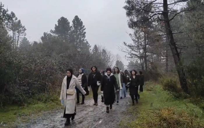 Gençler Yağmur, Sis Ve Çamura Rağmen Yürüdü