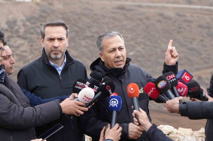 İliç’te Maden Ocağındaki Toprak Kütlesinin Tahliyesine Başlandı