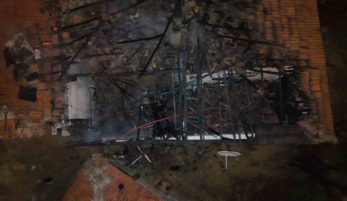 Kırıkkale’de Müstakil Evin Çatısı Alevlere Teslim Oldu