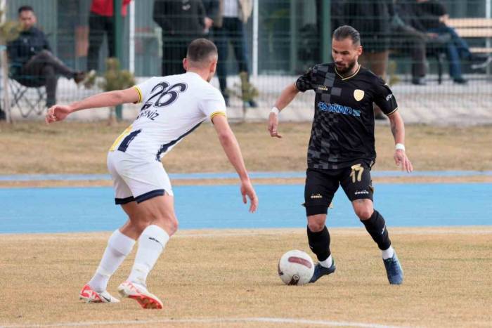 Tff 3.lig 1.grup 20. Hafta: Talasgücü Belediyespor: 2 - Aliağa Fk: 4