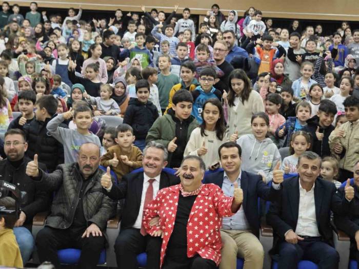 Cumayeri’nde Çocuklar ‘Gülümseten Yüzler’le Eğlence Dolu Bir Gün Yaşadı