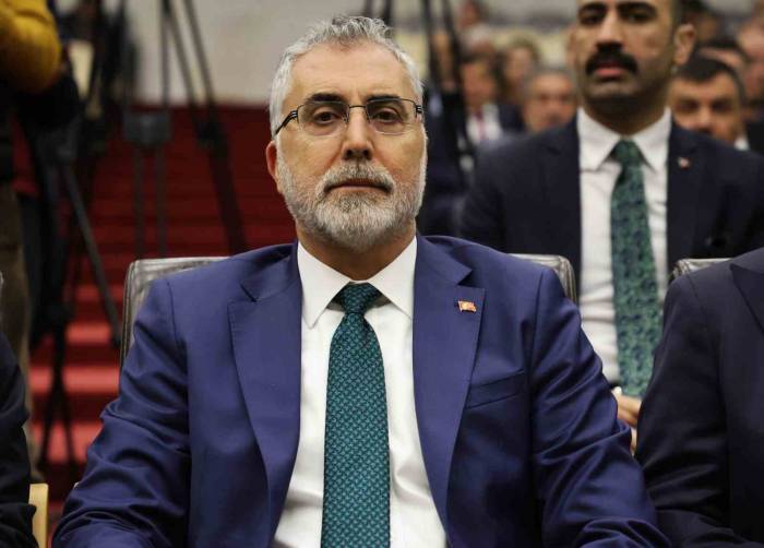 Bakan Işıkhan: "depremin Çalışma Hayatı Üzerindeki Olumsuz Etkisini Kaldırmak İçin İlk Andan İtibaren Önemli Tedbirler Aldık”