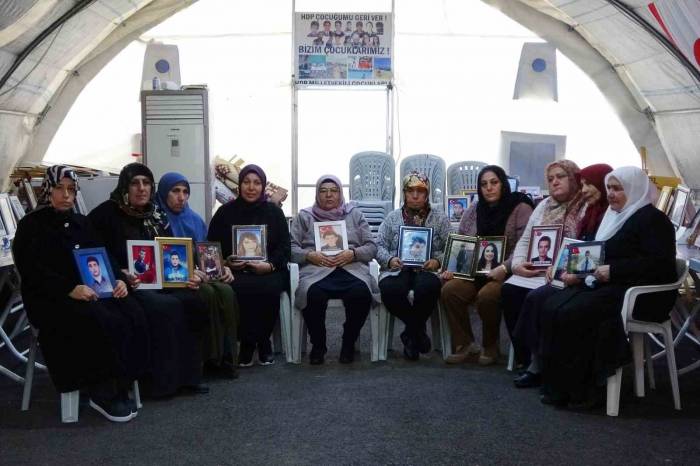 Evlat Nöbetindeki Remziye Yenidoğan: "15 Yaşında Bir Çocuk Annesini Bırakıp Dağa Gitmez"