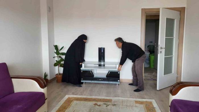 Adıyamanlı Depremzede İlk Aile Evine Yerleşti