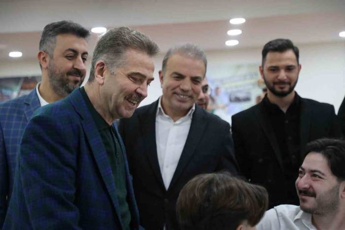 Gaziosmanpaşa Belediye Başkanı Usta Kuaför Esnafını Ağırladı