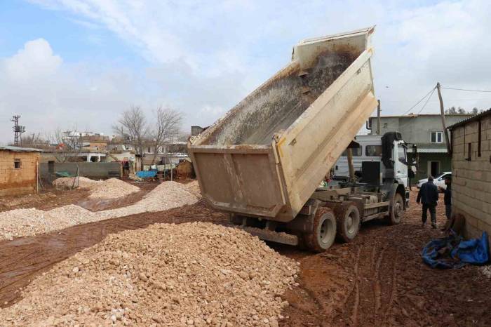 Haliliye Kırsalında Üstyapı Çalışmaları Sürüyor