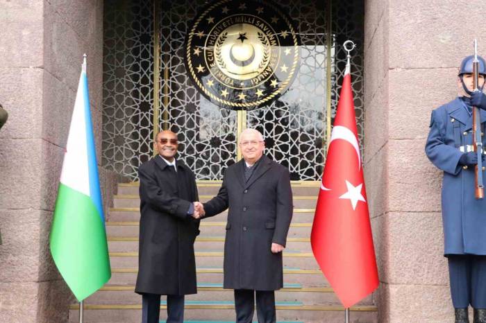 Bakan Güler, Cibutili Mevkidaşı İle Bir Araya Geldi