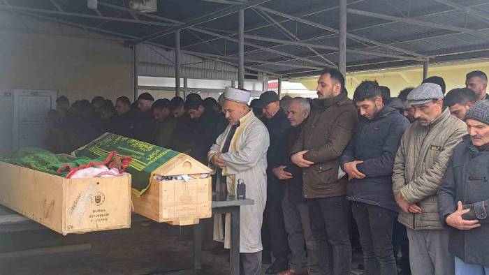 Soçi Açıklarında Zehirlenen İki Balıkçı Son Yolculuğuna Uğurlandı