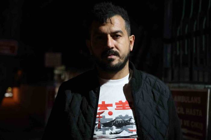 Taksiciden “Aracımı Kapattım” Cevabını Alan Yolcu, Şoförün Sırtına Makas Sapladı