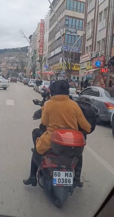 Trafik Kuralları Hiçe Sayılıyor