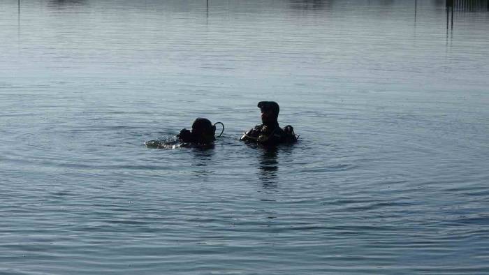 Gölette Otomobille Kaybolan Gencin Cansız Bedenine Ulaştı