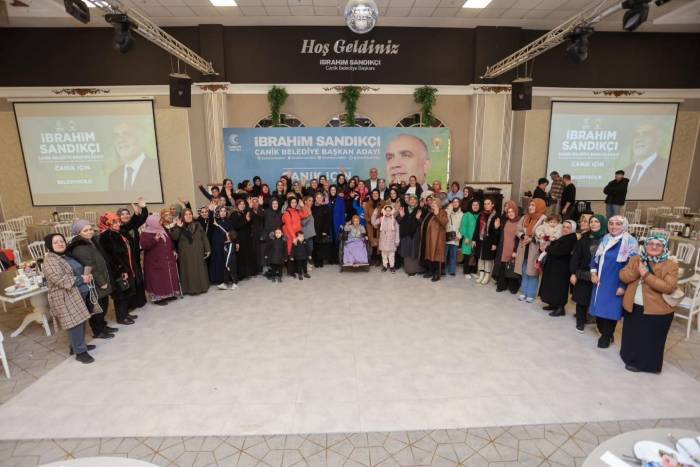 Başkan Sandıkçı: “2 Bin Adet Çanta Ve Kırtasiye Setini Öğrencilerimize Sıralarında Teslim Ettik”