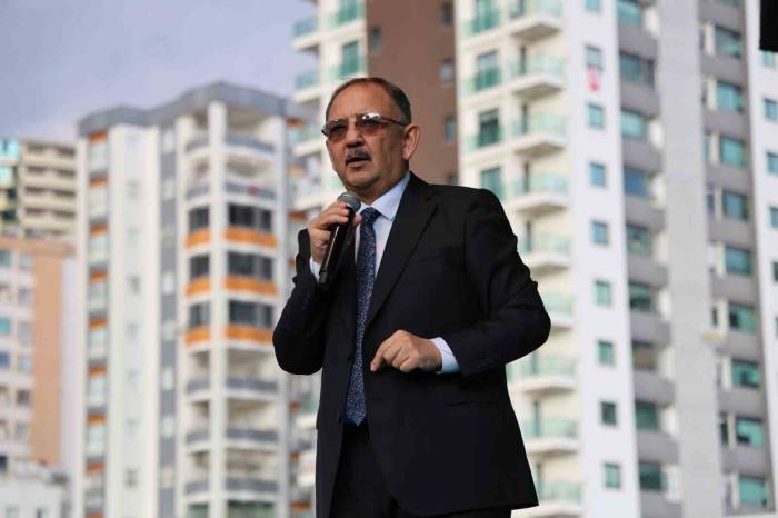 Bakan Özhaseki: “Deprem Değil, Kötü Bina Öldürür”