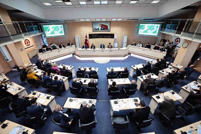 Denizli Büyükşehir Meclisi 5 Yılda 3 Bin 986 Karara İmza Attı