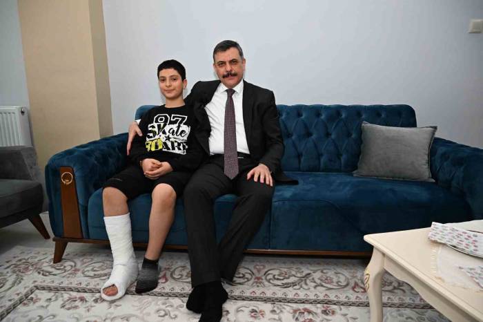 Sefa’ya Sürpriz Geçmiş Olsun Ziyareti