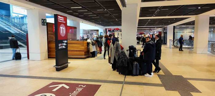 Lufthansa Yer Personeli Greve Gitti 100 Binden Fazla Yolcu Etkilendi