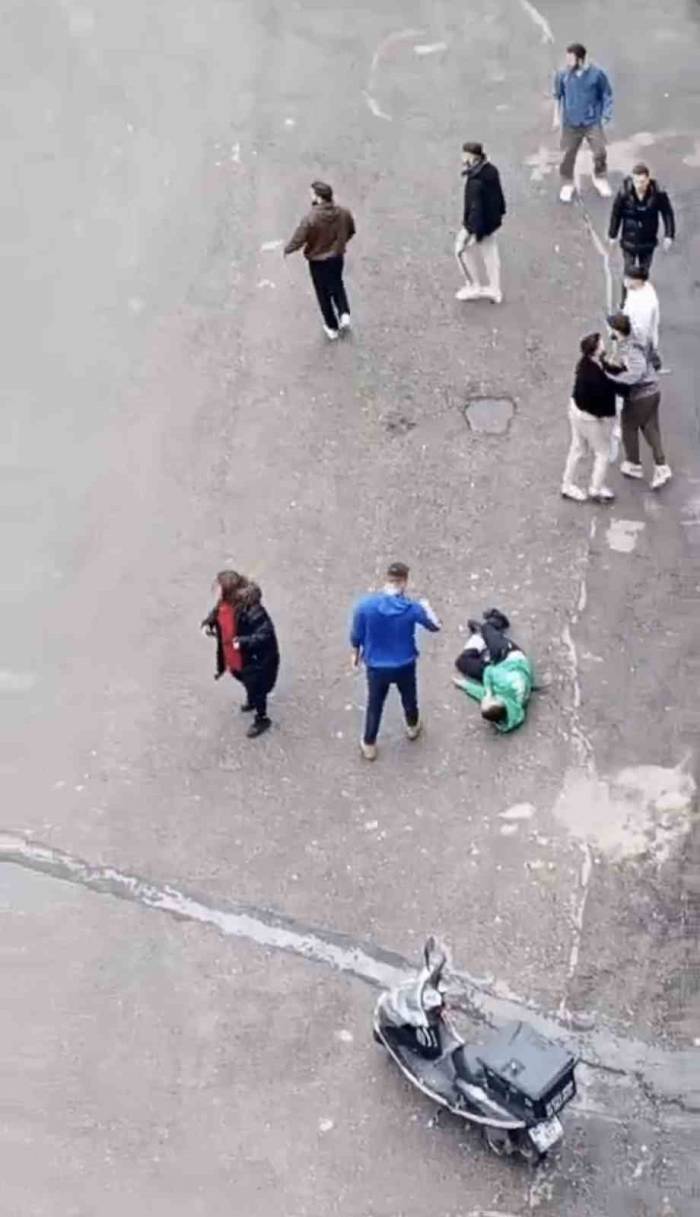 Kartal’da Silahlı Ve Sopalı Meydan Kavgası Kamerada