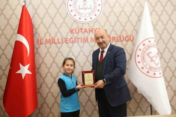 Kütahya’da Afiş Ve Hikaye Yarışmalarında Dereceye Giren Öğrenciler Ödüllendirildi