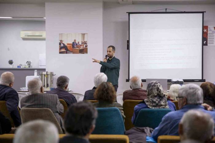 Mersin Büyükşehir Belediyesi Yaş Almış Vatandaşları Bilgilendiriyor