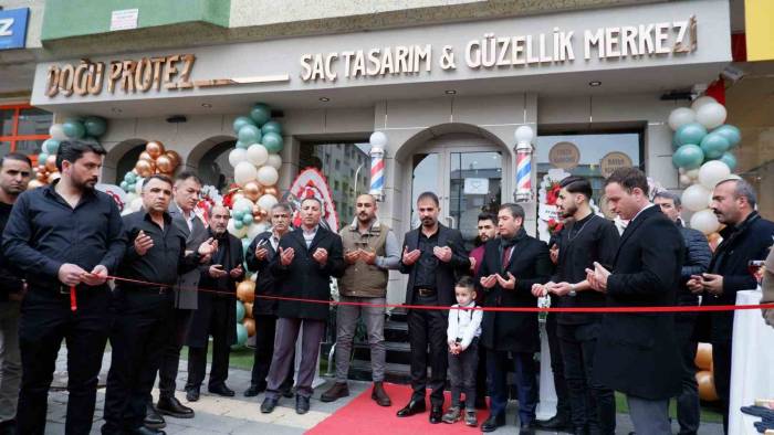 Erzurum’un İlk Aile Kuaförü Açıldı