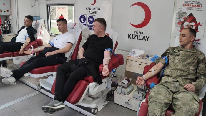 Siirt’te Mehmetçik’ten Kızılay’a Kan Bağışı