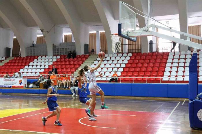 Aydın’da U16 Kızlar Basketbol Şampiyonası Başladı